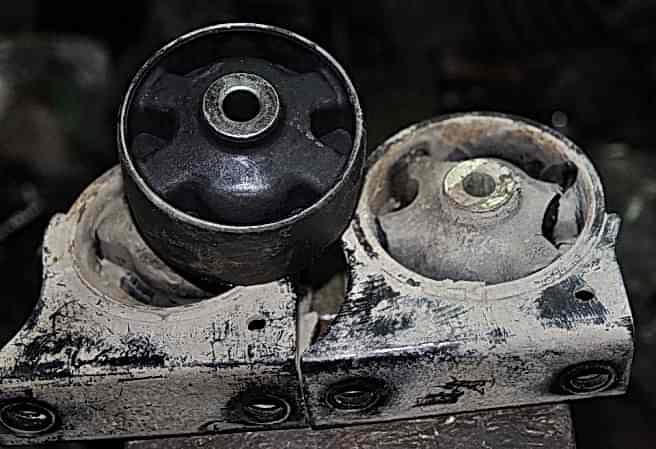 Замена подушки двигателя Замена подушки двигателя