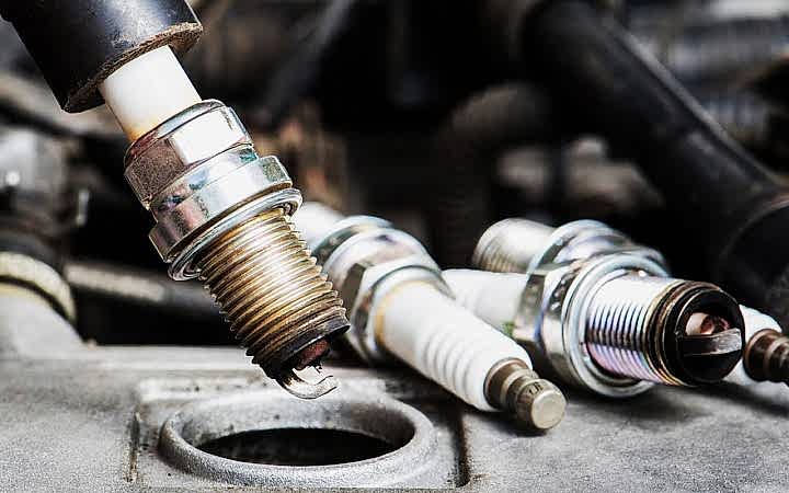 Замена свечей зажигания Замена свечей зажигания